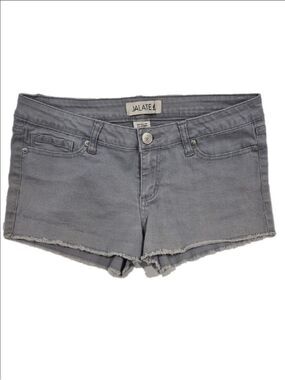 Jalate Women's Gray Denim Frayed Raw- Edge Hems Shorts With A Low-Rise Fit